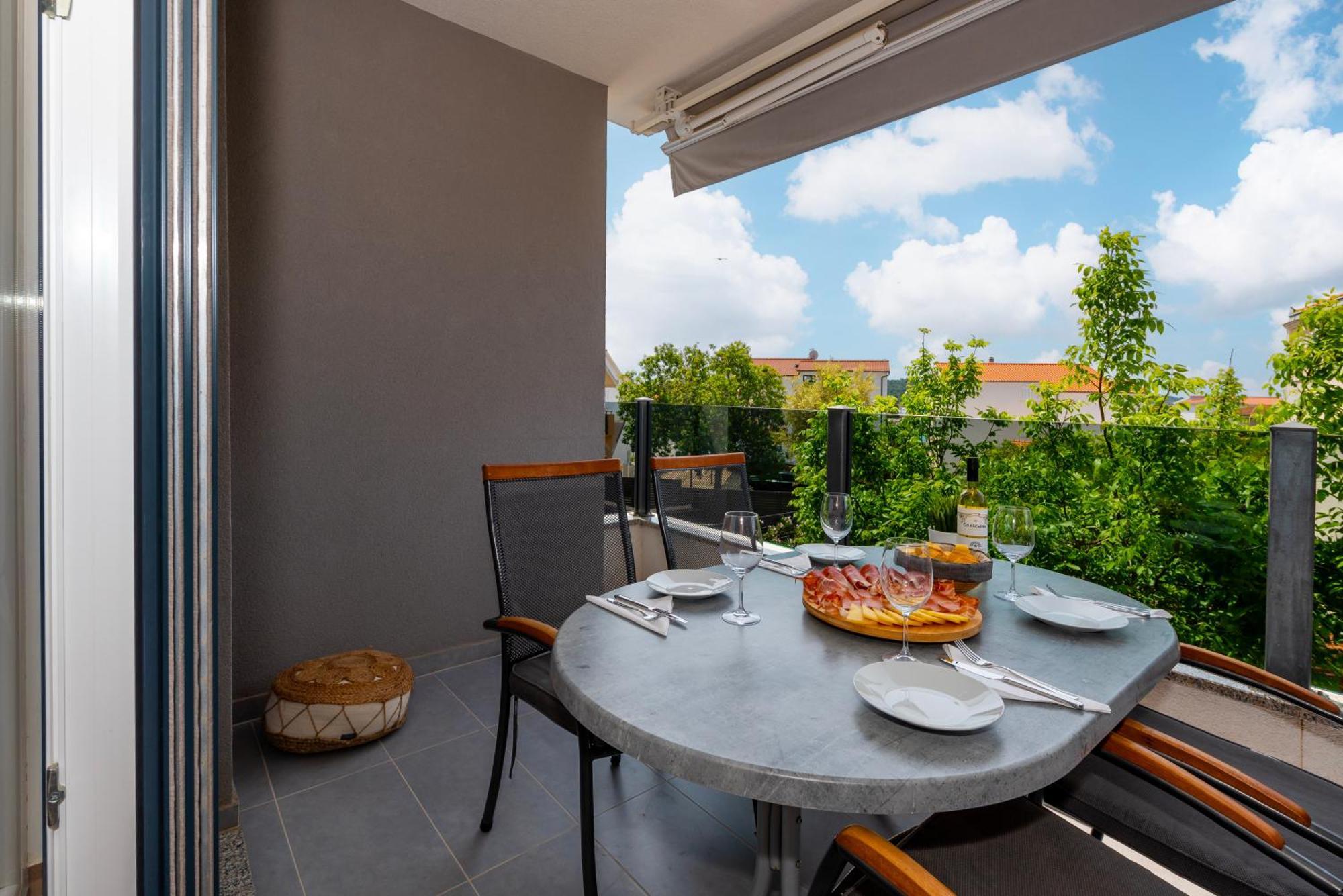 First Choice Apartment Rogoznica Рогозница Екстериор снимка